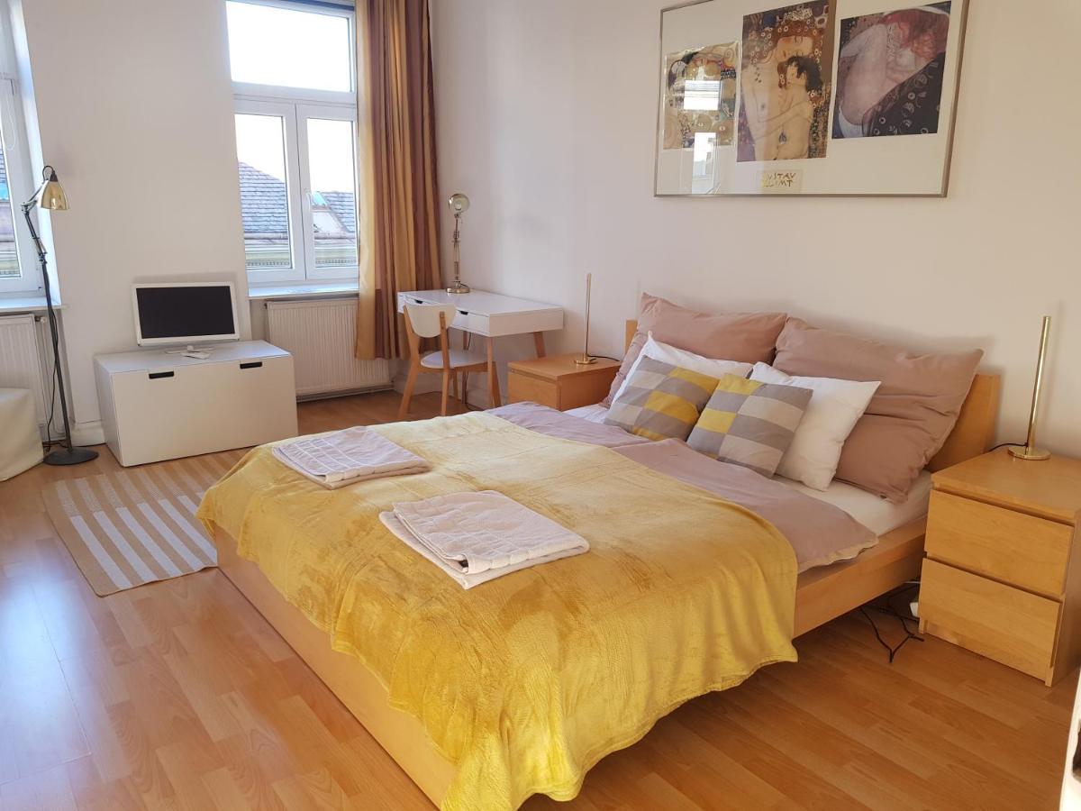 Schubert Park Apartment Near Volksopera Vienna Exterior photo